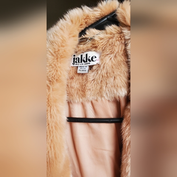 Jakke Vegan Fur Coat - Picture 3 of 6